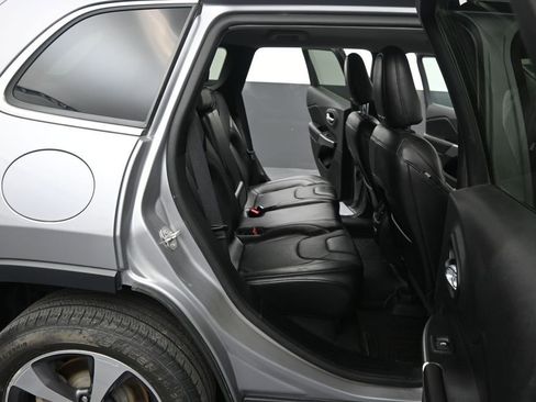 Used 2020 Jeep Cherokee Limited AWD/4WD image 34