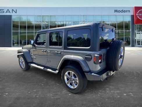 Used 2022 Jeep Wrangler Unlimited Sahara AWD/4WD image 6