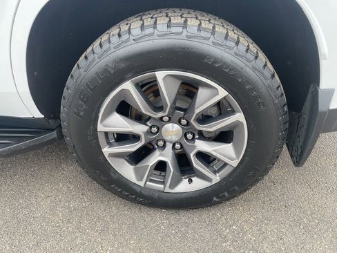 Used 2023 Chevrolet Tahoe LT w/ Luxury Package image 4