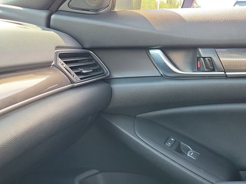 Used 2021 Honda Accord Sport image 31