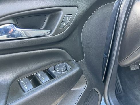 Used 2023 Chevrolet Equinox LT image 24