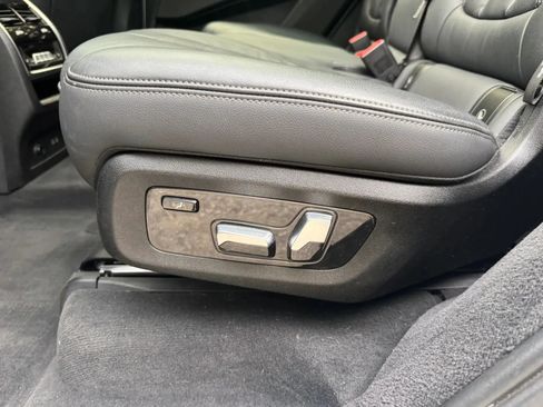 Used 2019 BMW X7 xDrive40i w/ Premium Package AWD/4WD image 29