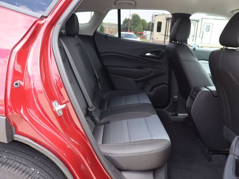 Used 2024 Chevrolet Trax LT w/ Driver Confidence Package FWD image 11