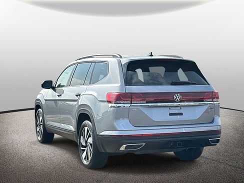Used 2025 Volkswagen Atlas SE AWD/4WD image 3