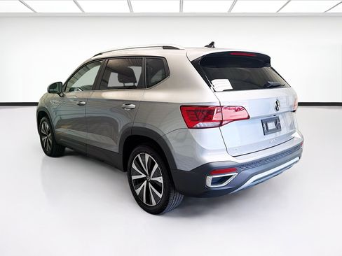 Used 2024 Volkswagen Taos SE FWD image 6