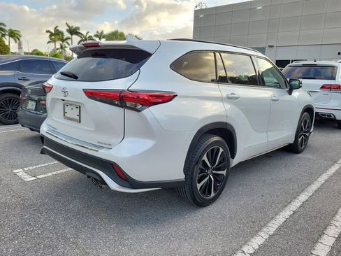 Used 2022 Toyota Highlander XSE image 3