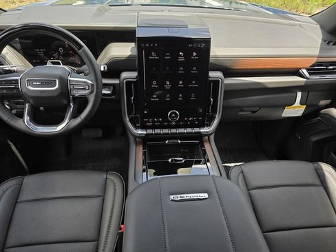 New 2026 GMC Yukon Denali w/ Denali Reserve Package AWD/4WD image 12
