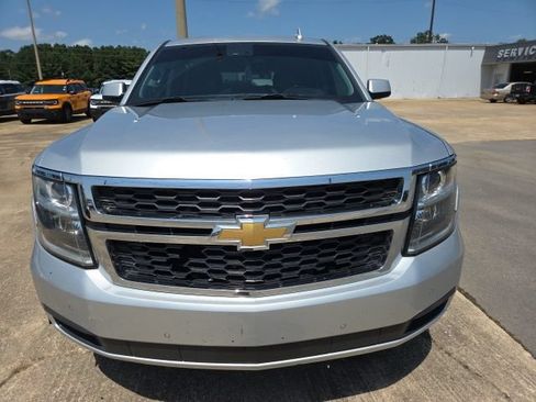 Used 2015 Chevrolet Tahoe LT w/ Luxury Package AWD/4WD image 2