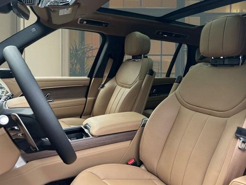 New 2026 Land Rover Range Rover Long Wheelbase SE AWD/4WD image 9