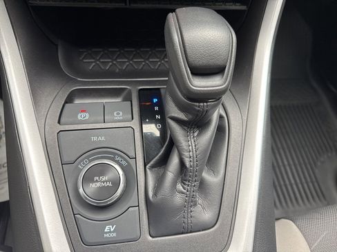 Used 2024 Toyota RAV4 XLE image 15