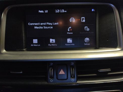 Used 2020 Kia Optima LX image 25