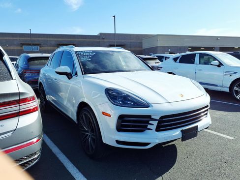 Used 2019 Porsche Cayenne image 2
