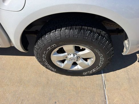 Used 2012 Nissan Frontier SV RWD image 9