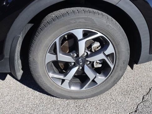 Used 2022 Kia Sportage LX image 13