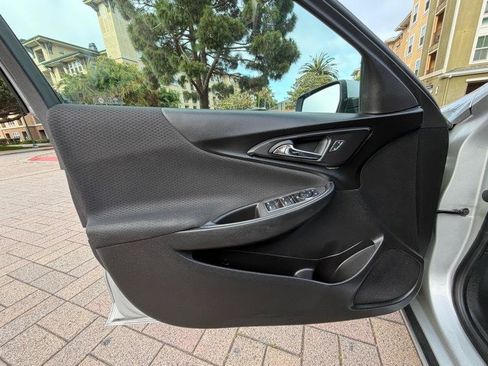 Used 2020 Chevrolet Malibu LT FWD image 26