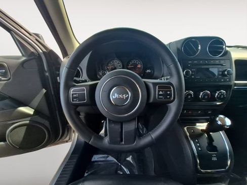 Used 2015 Jeep Patriot High Altitude AWD/4WD image 12