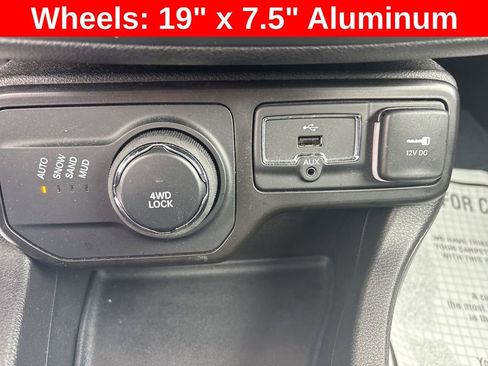 Used 2021 Jeep Renegade Sport image 19