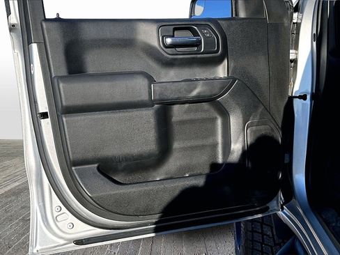 Used 2019 Chevrolet Silverado 1500 Custom Trail Boss w/ Custom Convenience Package image 18