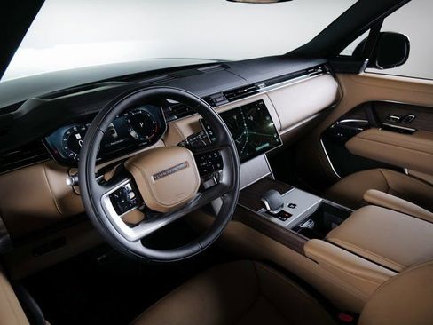 New 2026 Land Rover Range Rover Long Wheelbase SE AWD/4WD image 18