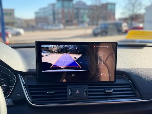 Used 2025 Audi Q5 2.0T Premium image 15