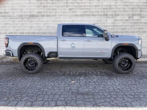 Used 2024 GMC Sierra 3500 AT4 w/ AT4 Premium Plus Package AWD/4WD image 5
