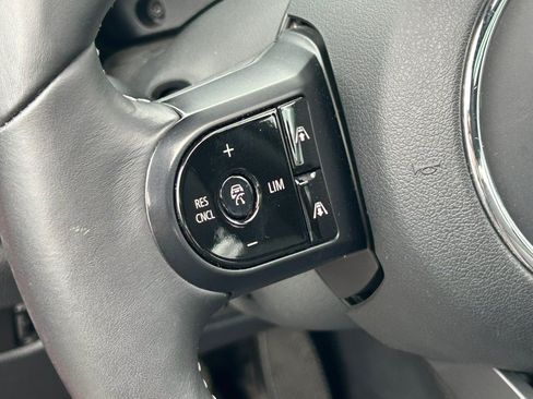 Used 2022 MINI Cooper SE FWD image 16