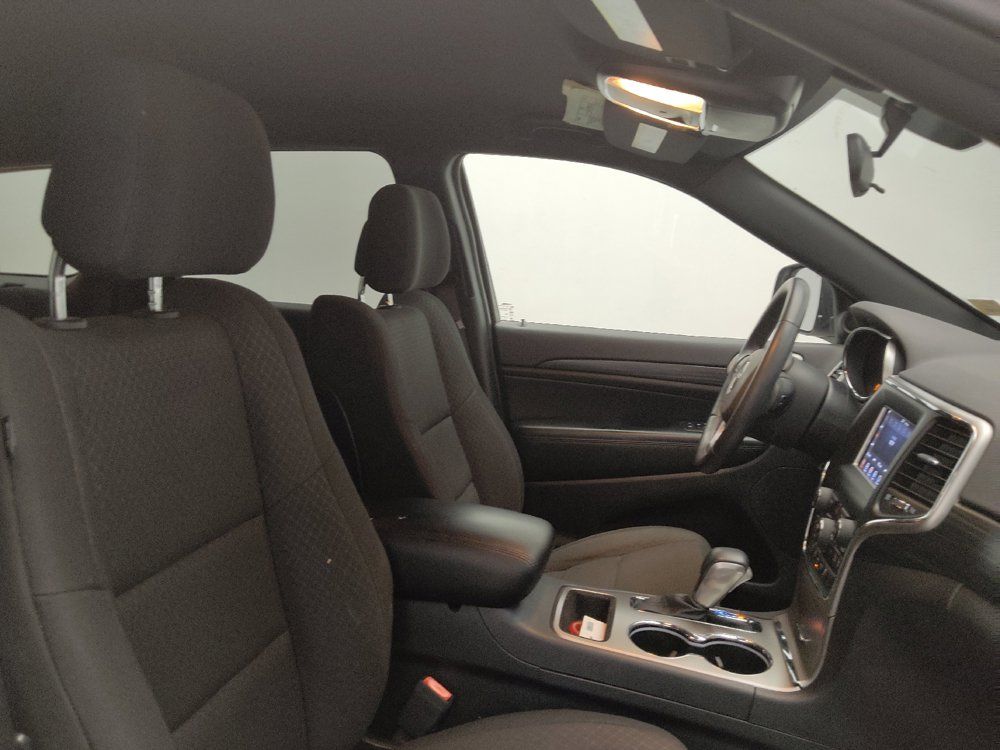 Used 2019 Jeep Grand Cherokee Laredo RWD image 21