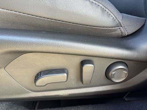 Used 2025 Subaru Forester Premium image 12