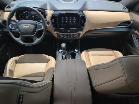 Used 2023 Chevrolet Traverse Premier FWD image 29