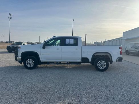 Used 2022 Chevrolet Silverado 2500 LT image 7