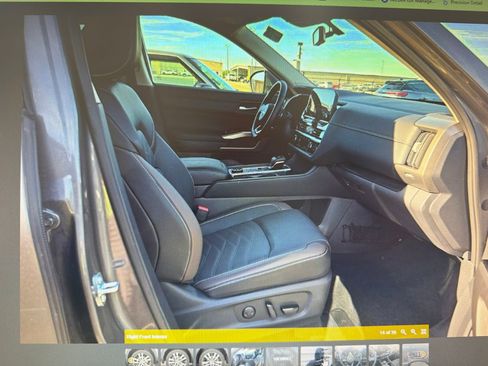 Used 2025 Nissan Pathfinder Platinum w/ Cargo Package AWD/4WD image 12