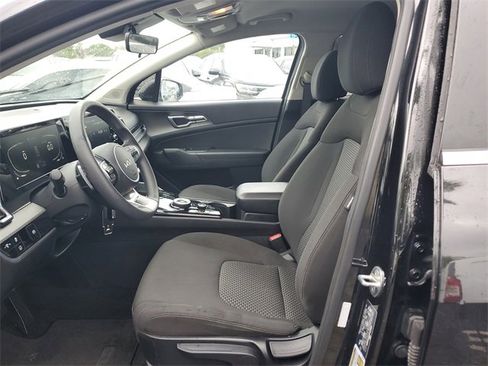 Used 2023 Kia Sportage LX image 14
