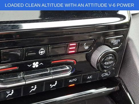 Used 2023 Jeep Grand Cherokee Altitude AWD/4WD image 24