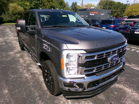 Used 2023 Ford F250 XLT w/ FX4 Off-Road Package AWD/4WD image 2
