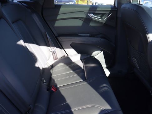 Used 2024 Audi Q4 e-tron Premium Plus w/ Premium Plus image 14