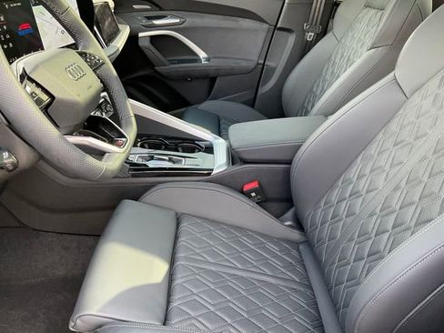 Used 2025 Audi SQ5 Prestige AWD/4WD image 5