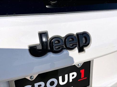 Used 2021 Jeep Grand Cherokee Laredo X RWD image 30