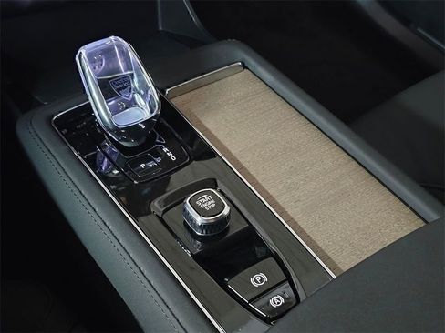New 2026 Volvo XC90 B5 Core w/ Protection Package AWD/4WD image 27