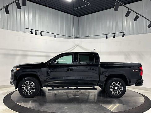 Used 2023 Chevrolet Colorado Z71 w/ Z71 Convenience Package 2 AWD/4WD image 17