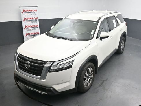 Used 2023 Nissan Pathfinder SL AWD/4WD image 12