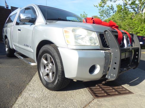 Used 2005 Nissan Titan SE RWD image 4