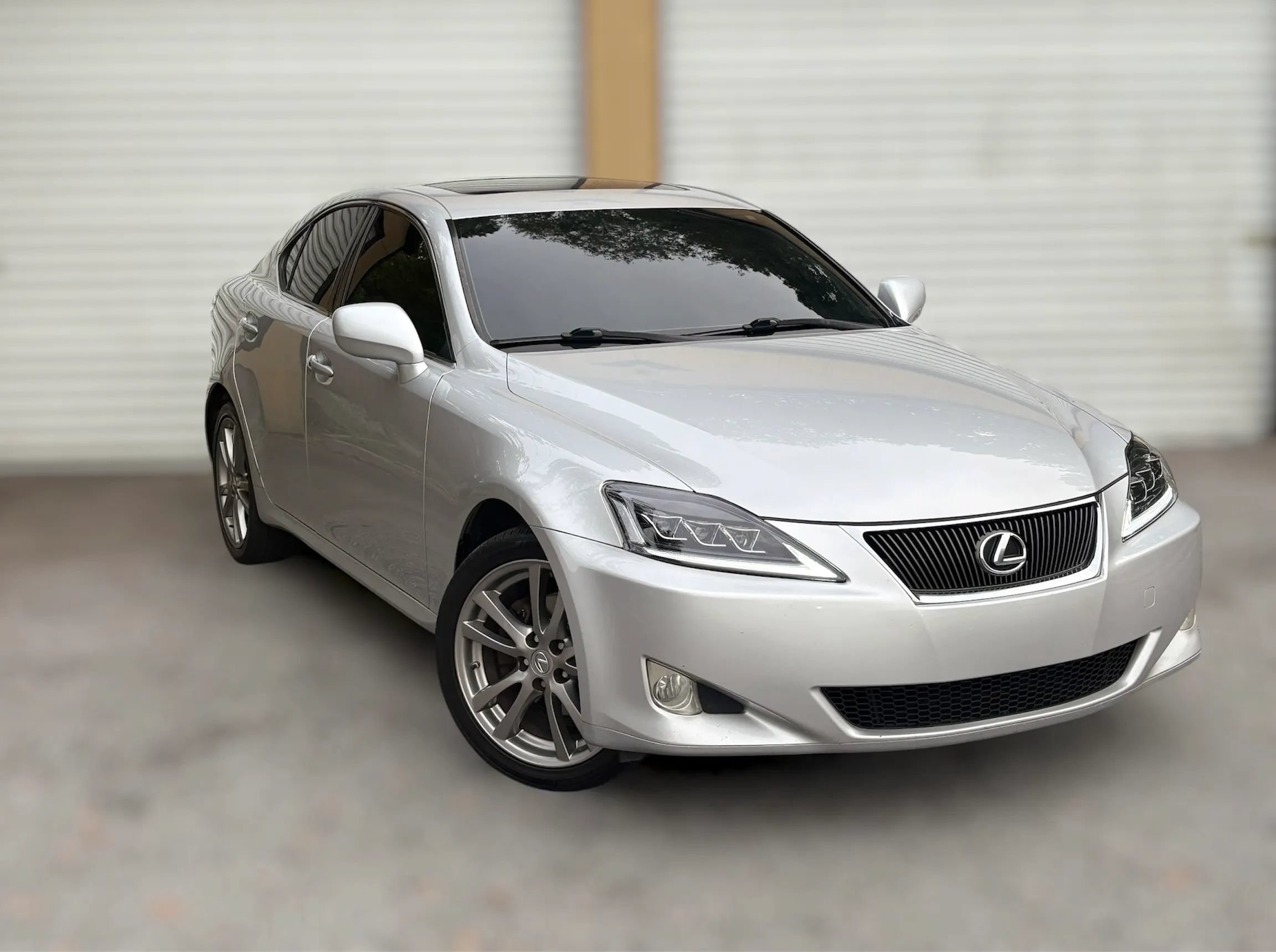 Used 2006 Lexus IS 250 AWD w/ Preferred Accessory Pkg image 2
