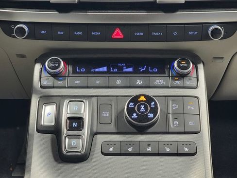 Used 2024 Hyundai Palisade Limited AWD/4WD image 21