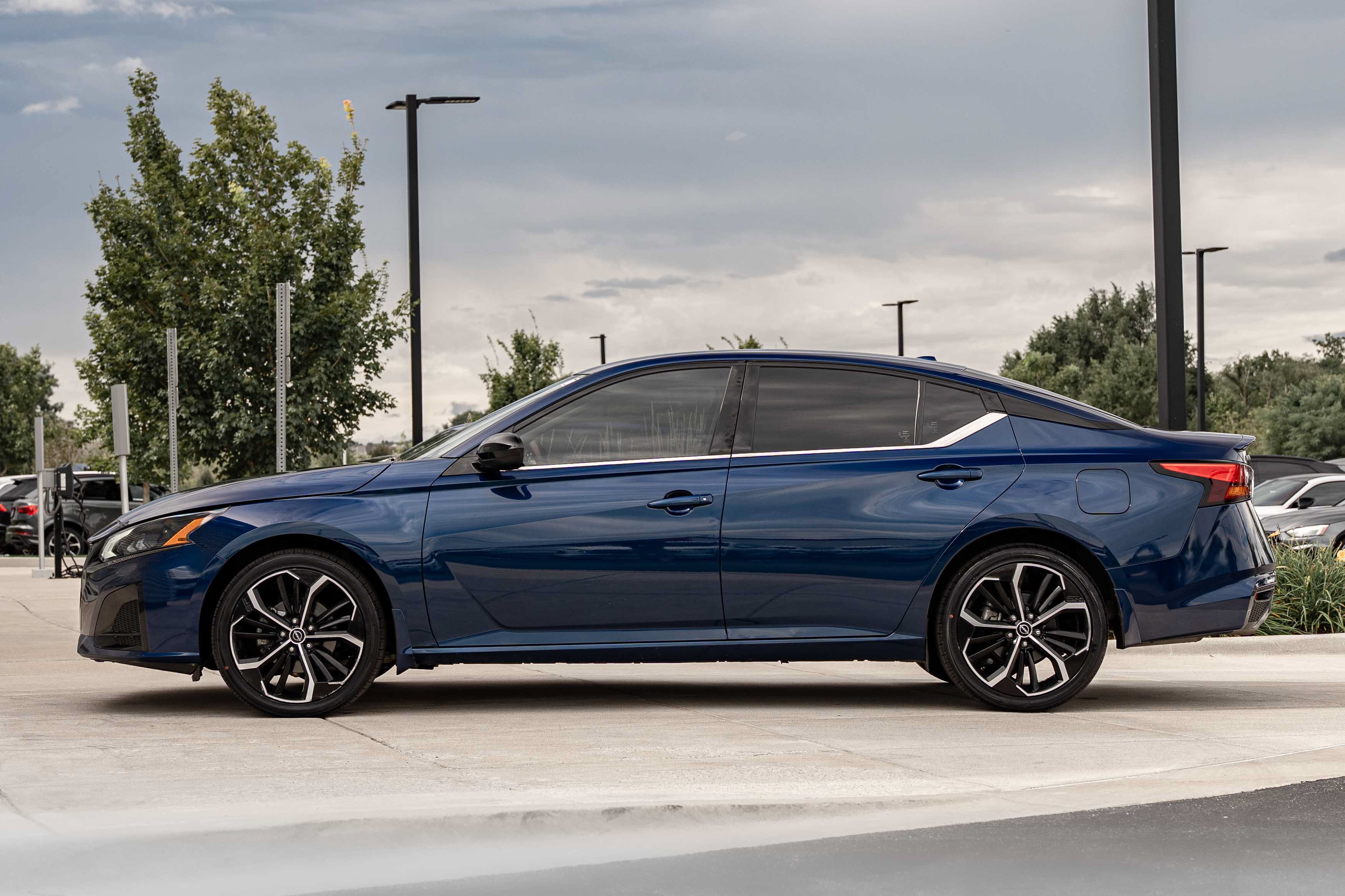 Used 2023 Nissan Altima 2.5 SR w/ SR Premium Package AWD/4WD image 6