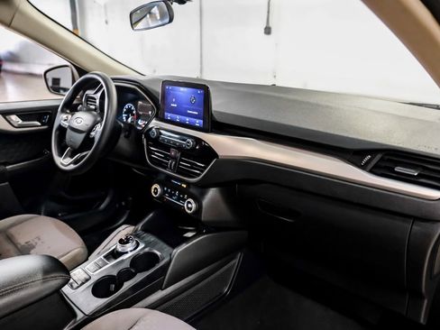 Used 2020 Ford Escape SE FWD image 14