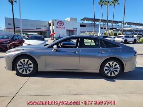 Certified 2022 Toyota Mirai XLE image 6