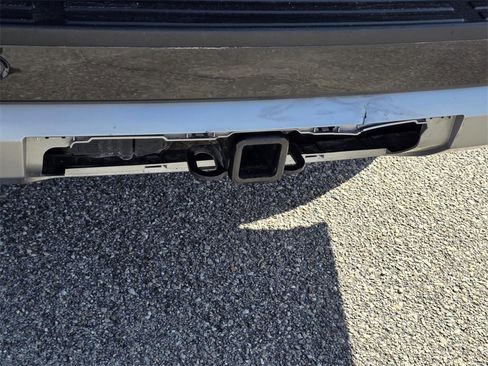 Used 2024 Ford Expedition XLT image 35