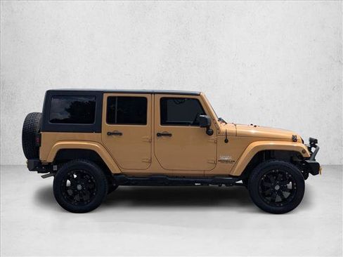 Used 2013 Jeep Wrangler Unlimited Sahara w/ Connectivity Group AWD/4WD image 4