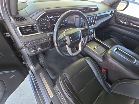 Used 2021 GMC Yukon Denali image 10