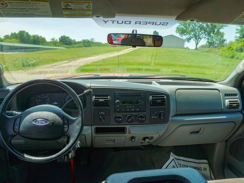 Used 2005 Ford F250 Lariat AWD/4WD image 9